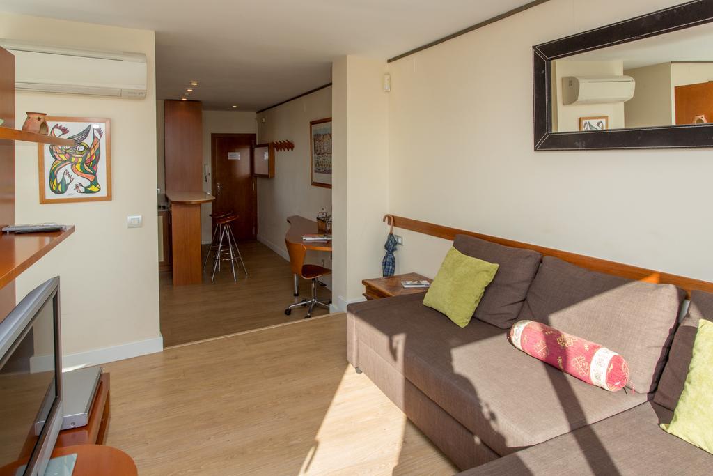 Gaudi Views Apartment Барселона Екстериор снимка