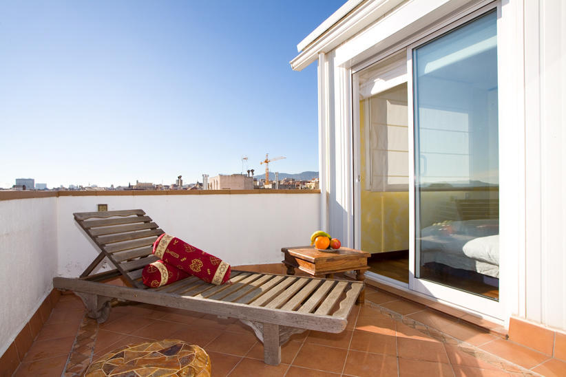 Gaudi Views Apartment Барселона Стая снимка